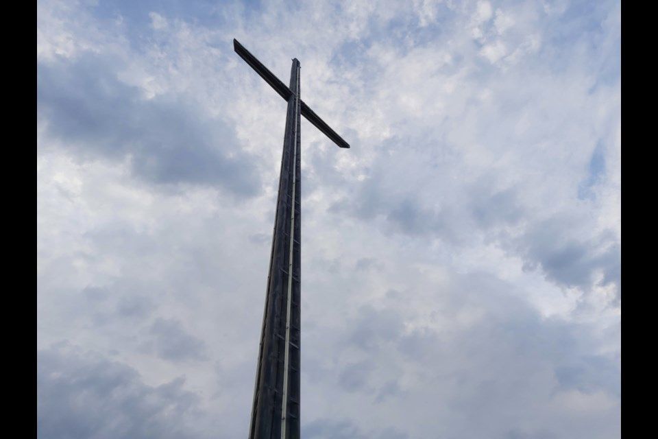 1000 Voices At The Cross